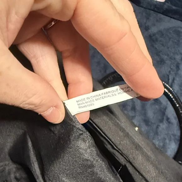 Claire's Black and Pink Heart Leopard Bag - Picture 5 of 8